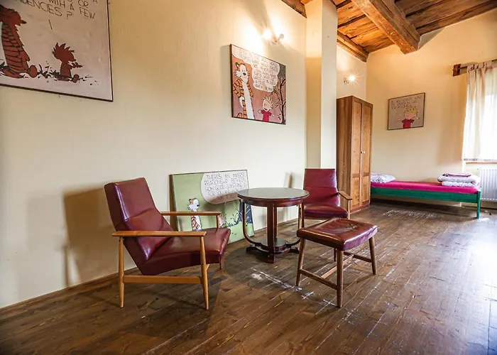 Hostel 99