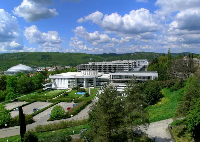 B&B University