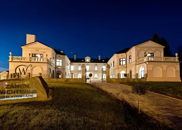 Zámek Wichterle - Hotel a pivní lázně Slavicin, Česká republika