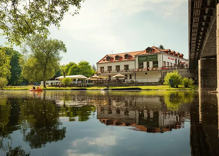Ostende Chocerady - ubytování u řeky