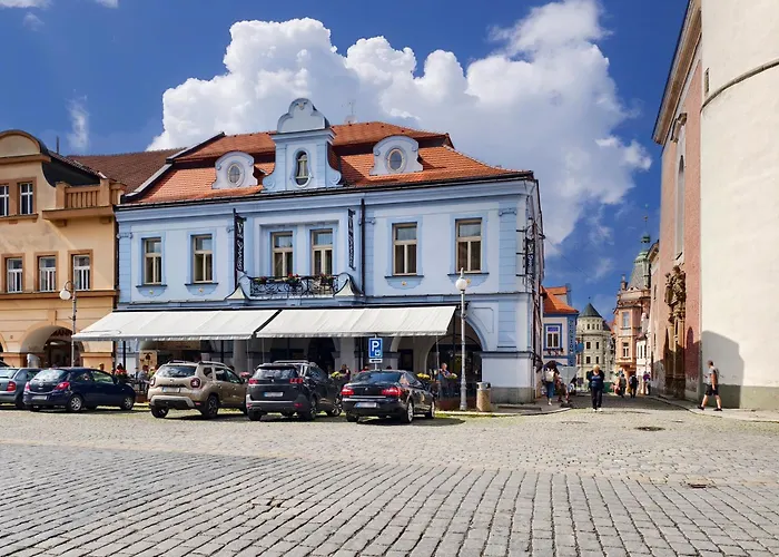 Zlatá Včela