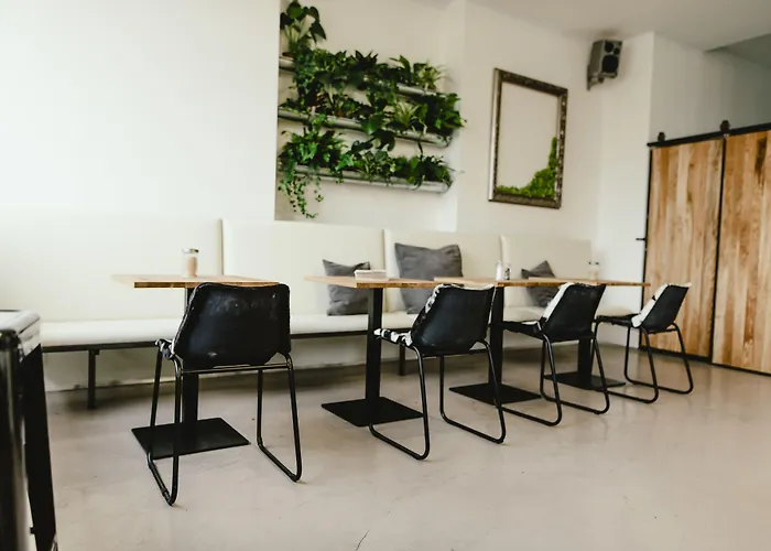 Wake Up Wellness Hostel By Goodnite Cz