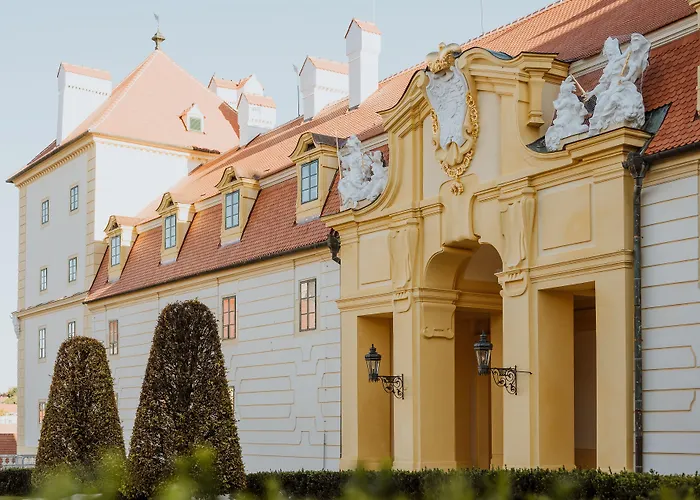 ANTON FLORIAN, zámecký hotel Valtice, Česká republika