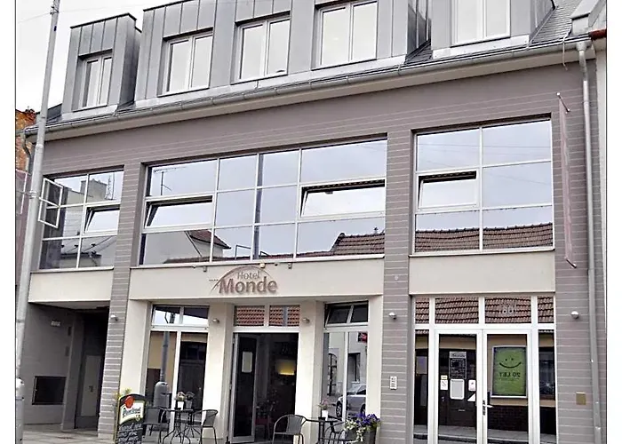 Hotel Monde