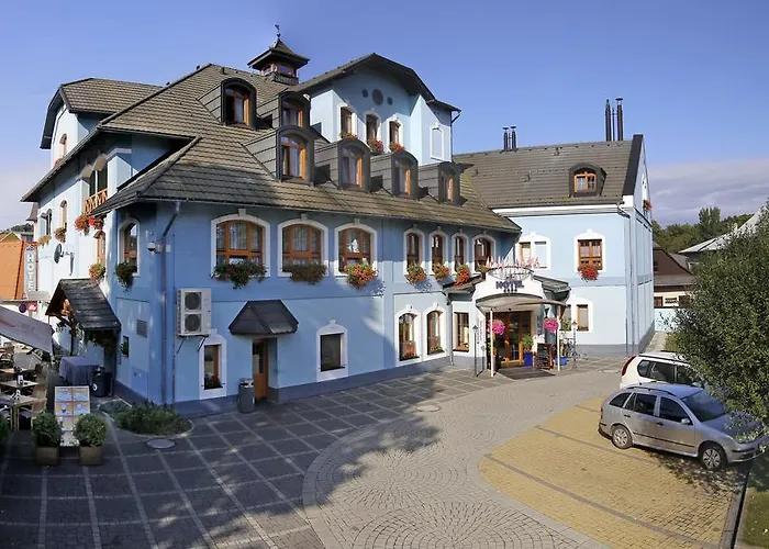 Agh Hotel