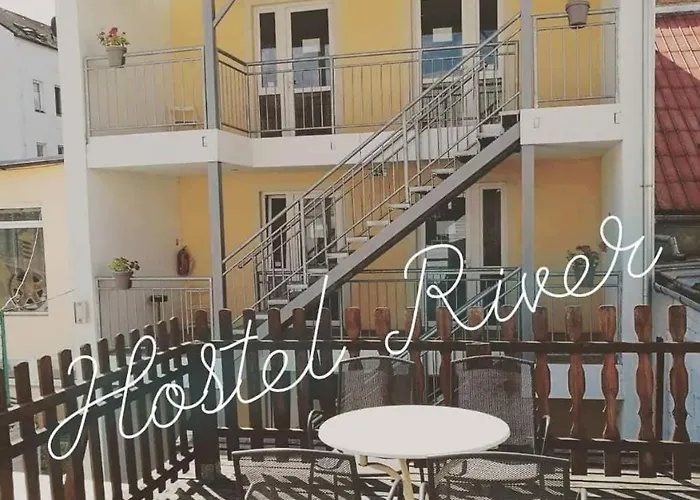 Hostel River