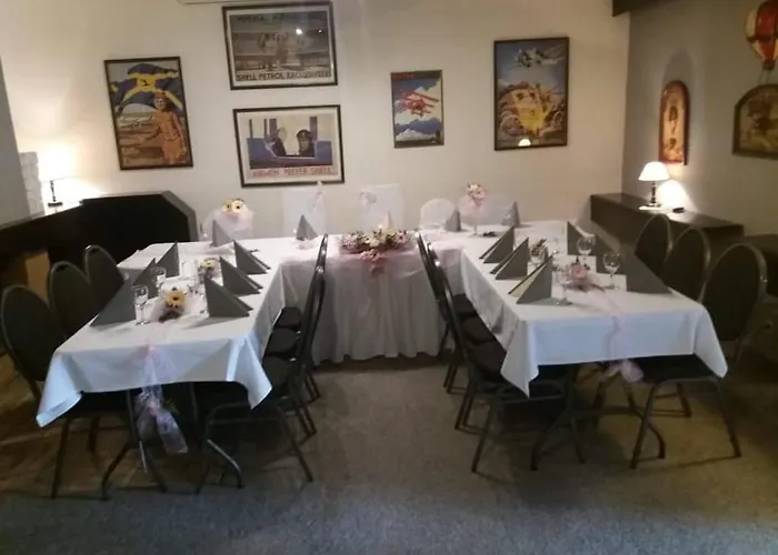 Restaurace-Penzion U Pilota Kněževes, Česká republika