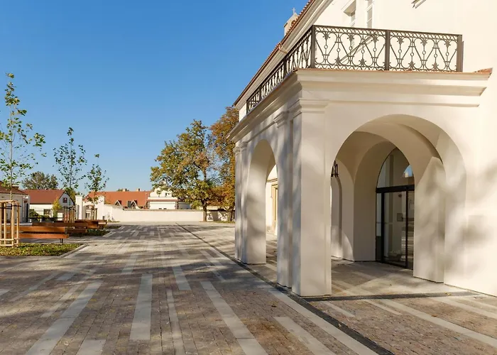 Chateau Clara Futura Dolni Brezany, Česká republika